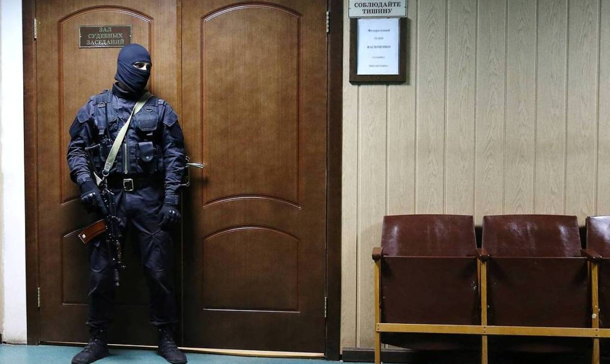 Экс-полицейских в Екатеринбурге признали невиновными по делу об изнасиловании уроженки РК