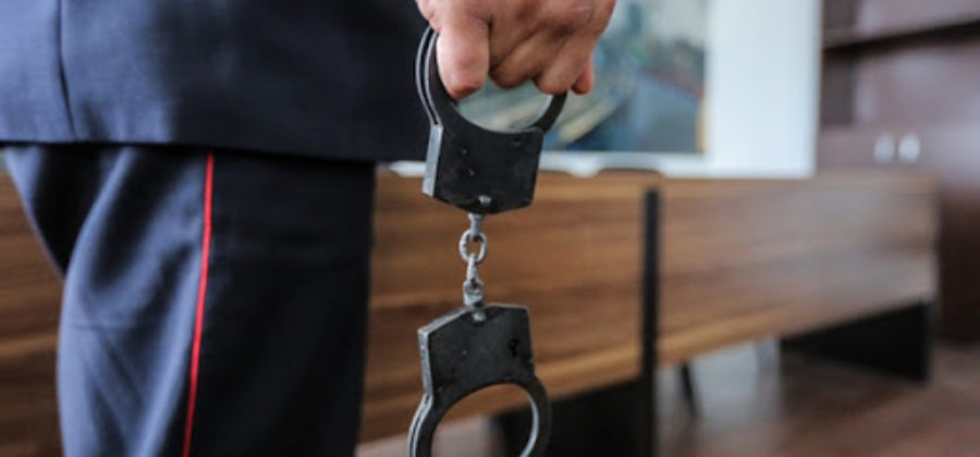 Сын карагандинца, арестованного за акцию протеста, отпущен домой. Его суд отложили