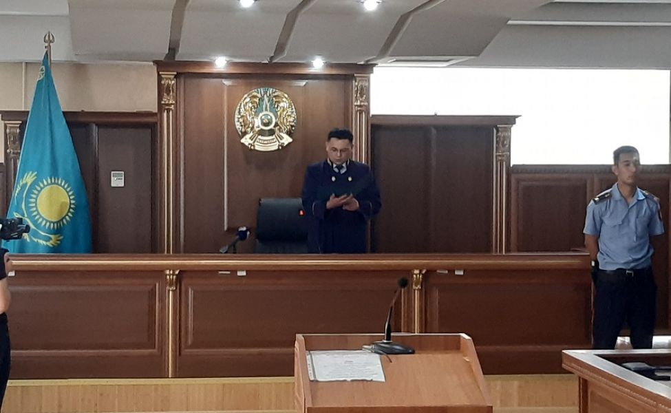 Суд в Таразе по делу о Январских событиях прервался при допросе силовика в качестве свидетеля
