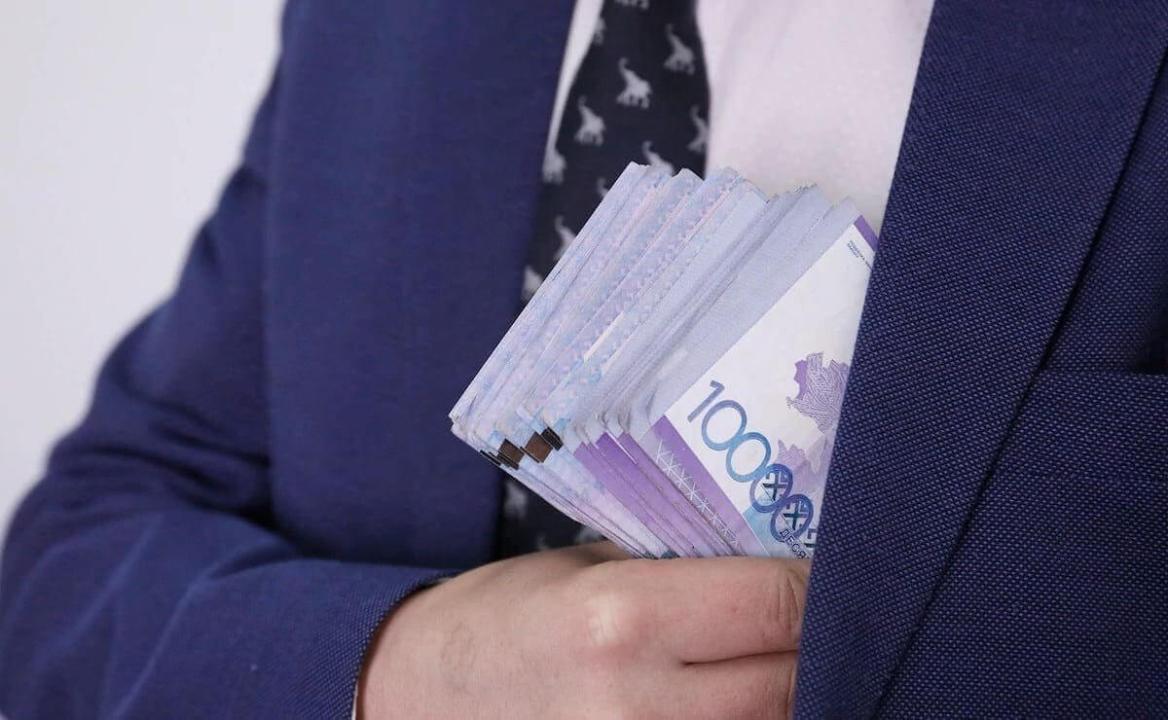  Коррупция вновь расцветает в Казахстане. Кто чаще дает и берет?
