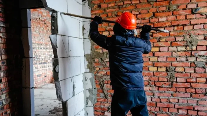  В Астане снесут строящийся жилой комплекс