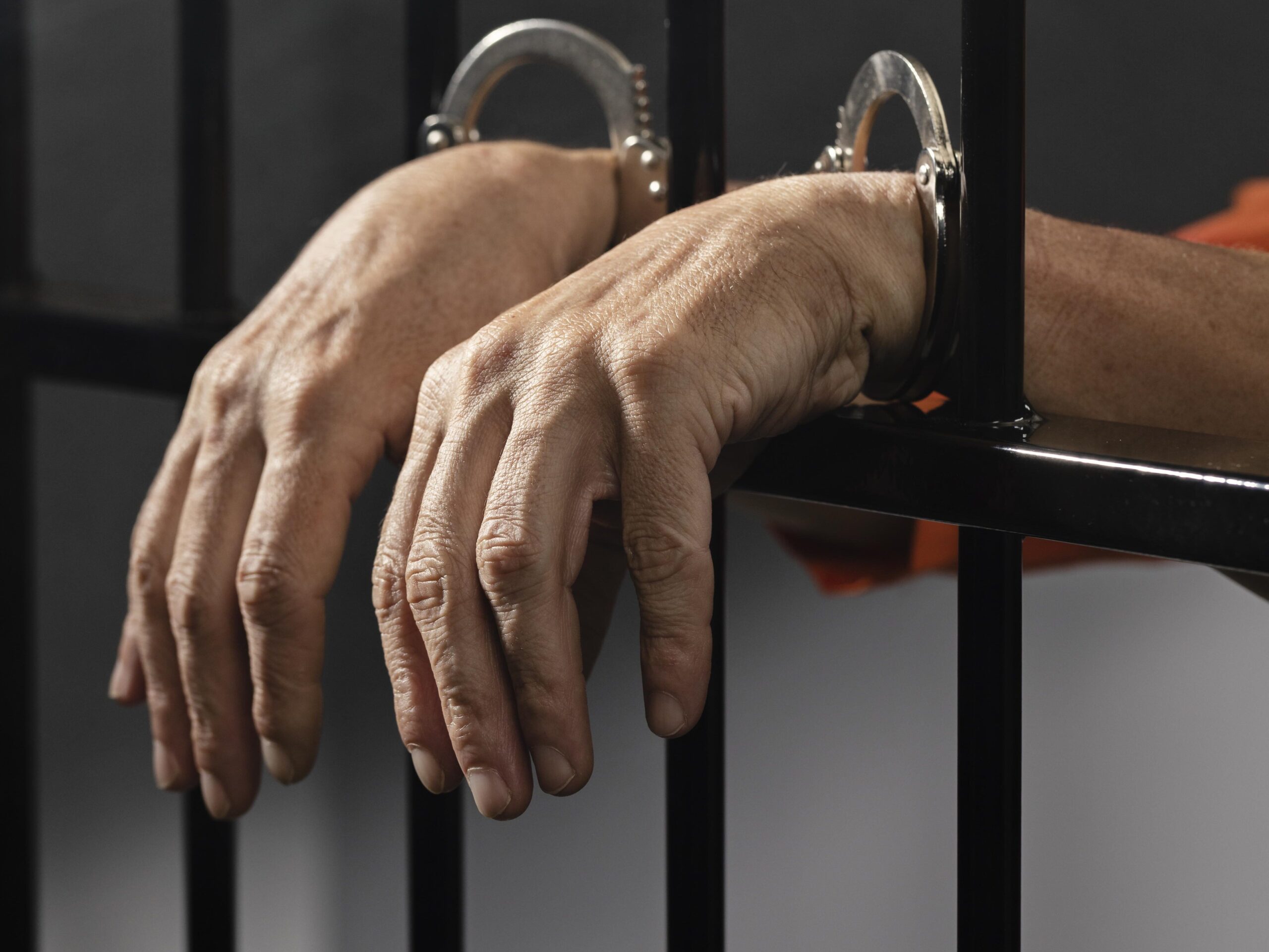  Дерзкое ограбление на АЗС: неудачливого грабителя отправили в колонию