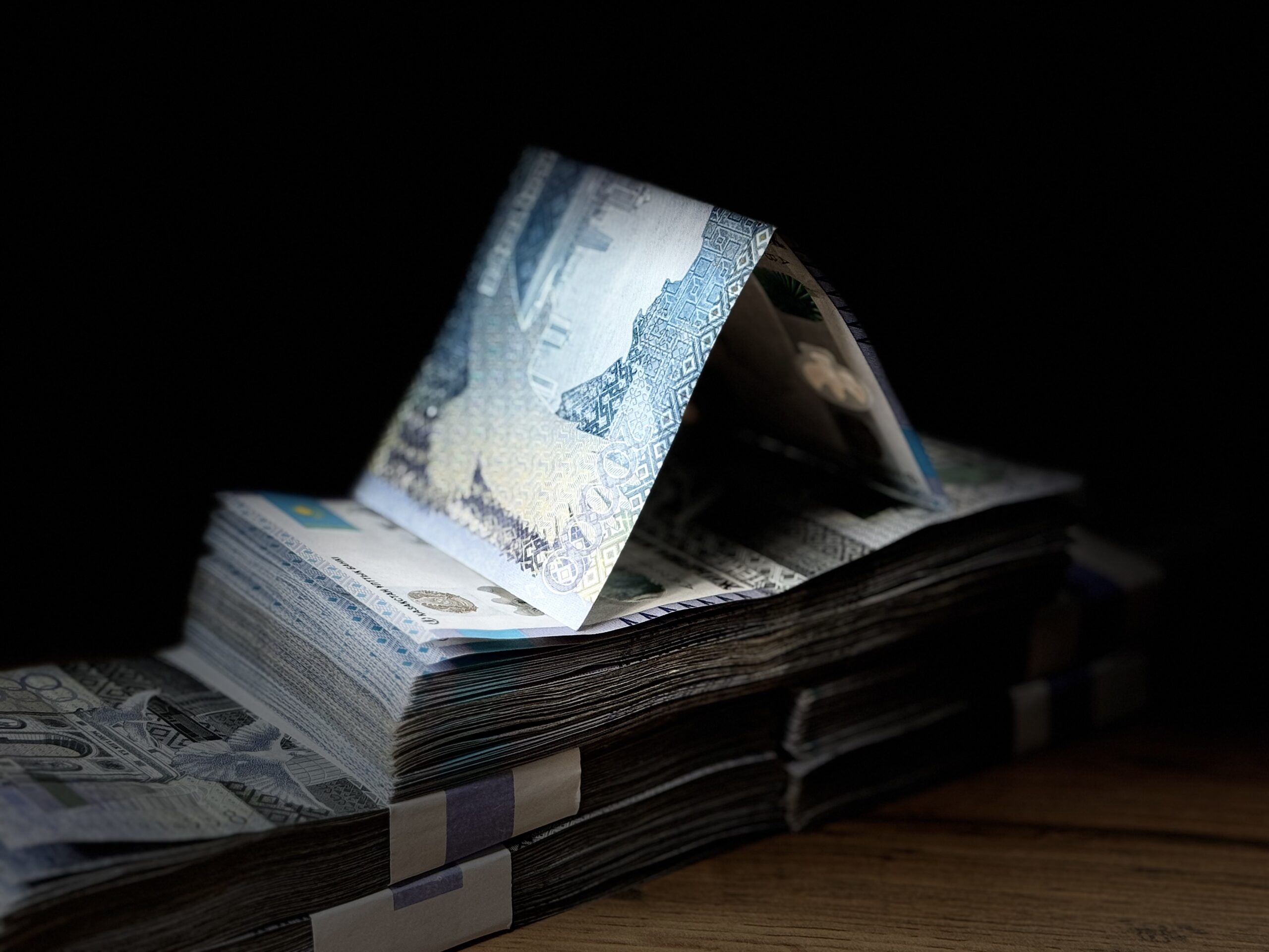  Около 20 млн тенге вложили жители Семея в финпирамиду