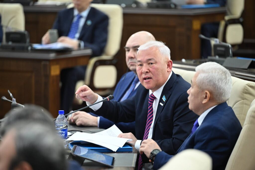 депутат Мурат Абенов